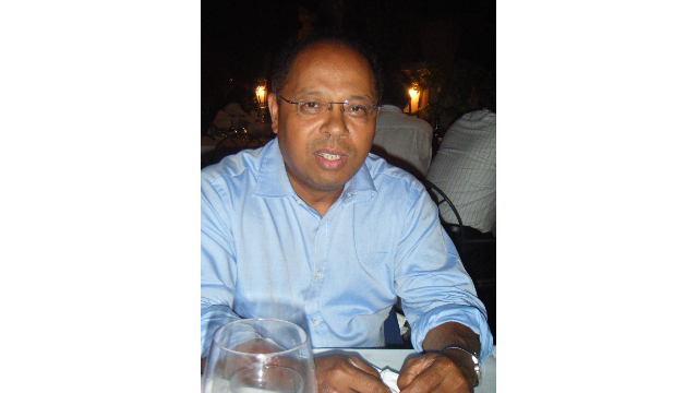 Portrait d'alumni : Jean-Pierre Razafy-Andriamihaingo, diplomate, expert international en Bonne Gouvernance, avocat honoraire au Barreau de Paris et professeur d'Aïkido