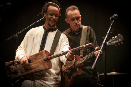 [AAEALO] Concert - Justin Adams & Mohamed Errebbaa - Péniche Anako
